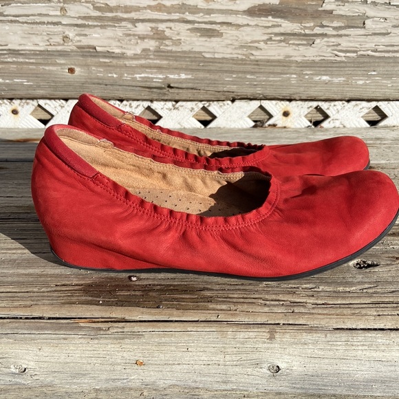 Softwalk Wish Red Suede Leather Wedge Ballet Flats Shoes Women's Size 10.5 Wide - Picture 4 of 10